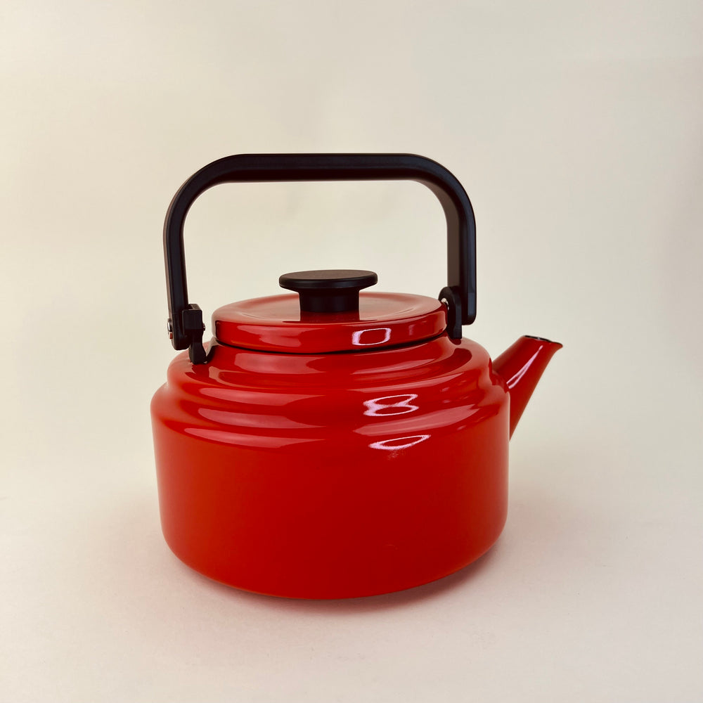 2.0 litre Nodo Hora Stove Top Kettle red
