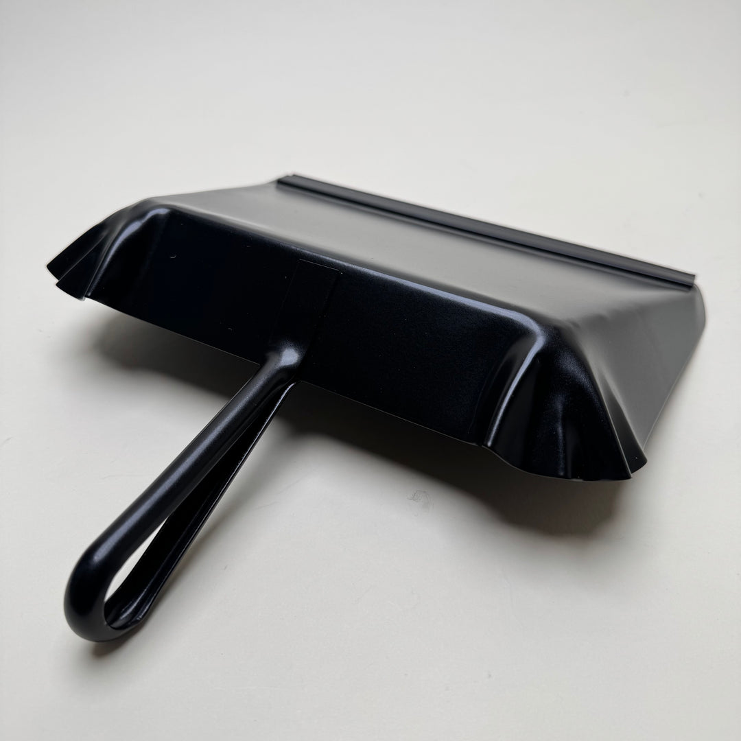 Iris Hantverk Metal Dustpan