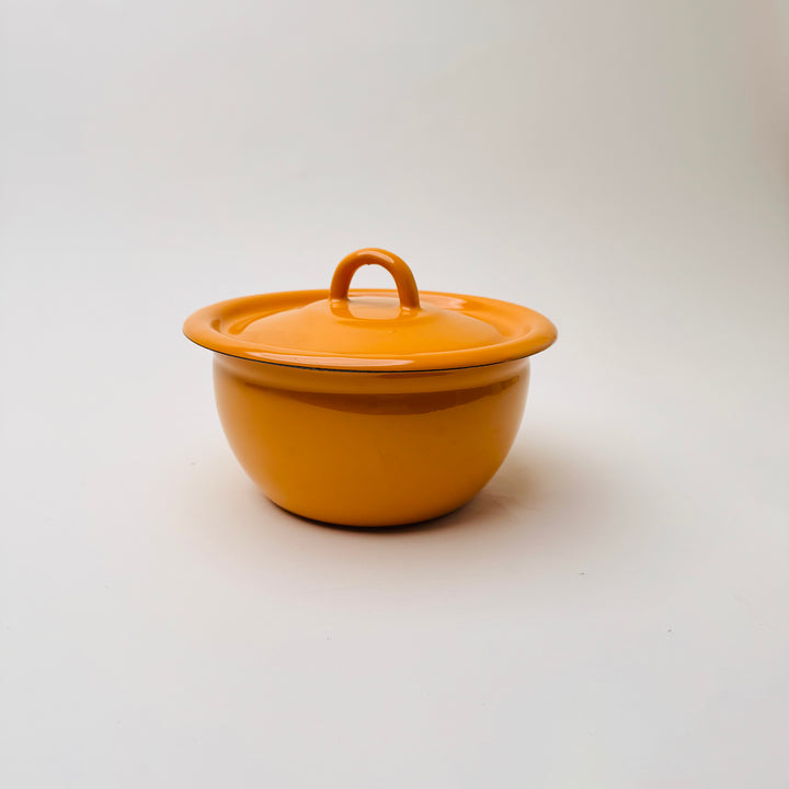 Enamel bowl with lid - community cutlery