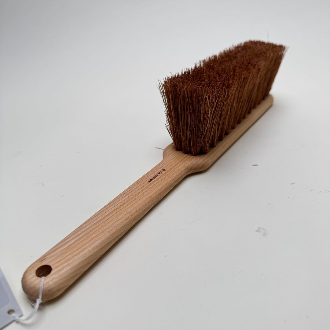 Iris Hantverk Dustpan and Brush