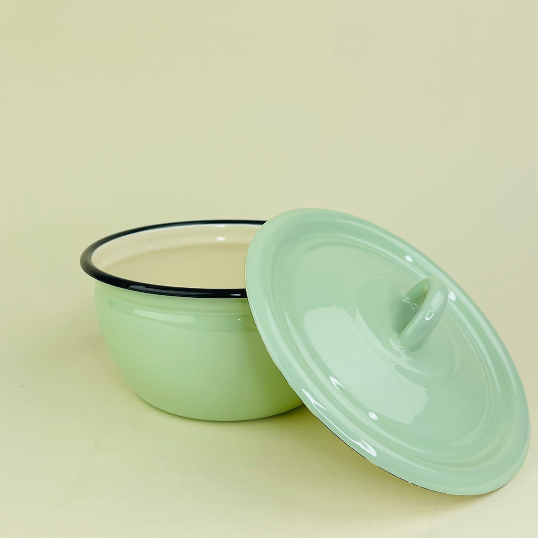Large Enamel Bowl with lid