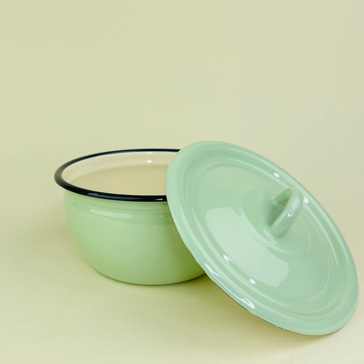 Large Enamel Bowl with lid