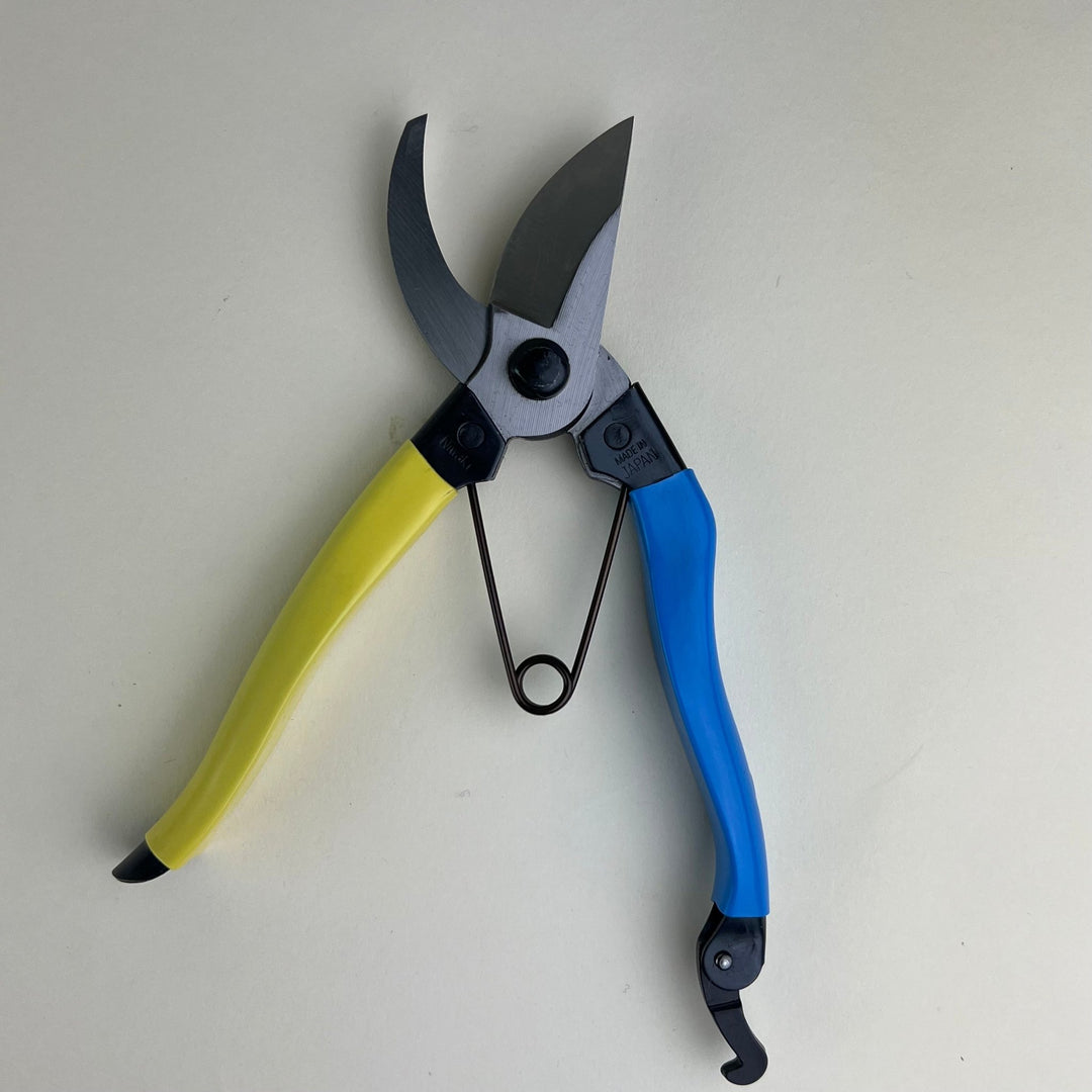 Niwaki - Left Handed Mainichi Secateurs - Community Cutlery